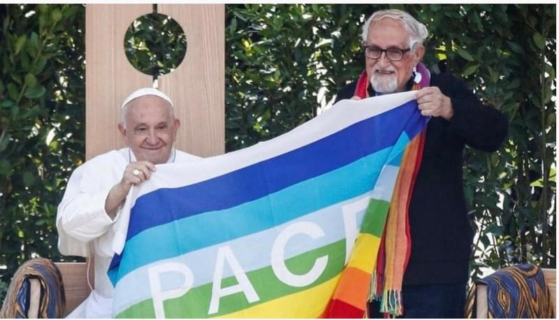 Bandiere a mezz’asta a Cantagallo in segno di lutto per la morte di papa Francesco”