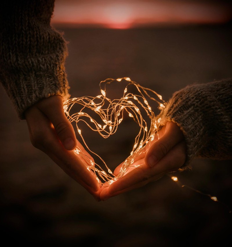 Cantagallo spegne le luci, accende la solidarietà: “2.500 buoni motivi” per aiutare le famiglie