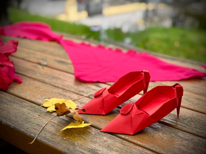 “Guardaci”: il video-manifesto contro la violenza sulle donne realizzato con la propria comunità