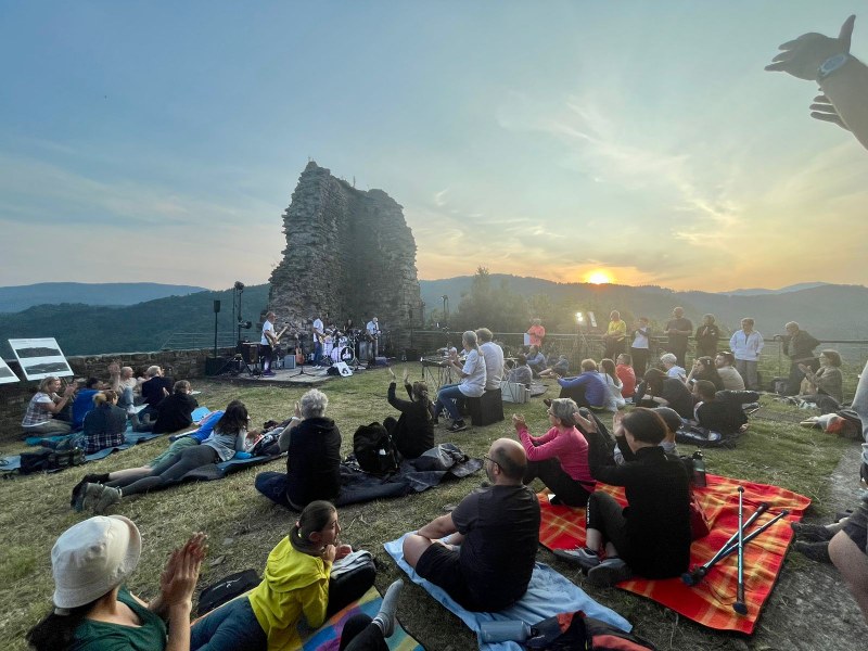 Musica elettronica, narrazione e leggende: alla Rocca Cerbaia di Cantagallo arriva “Leggende elettriche”. Appuntamento domenica 20 luglio